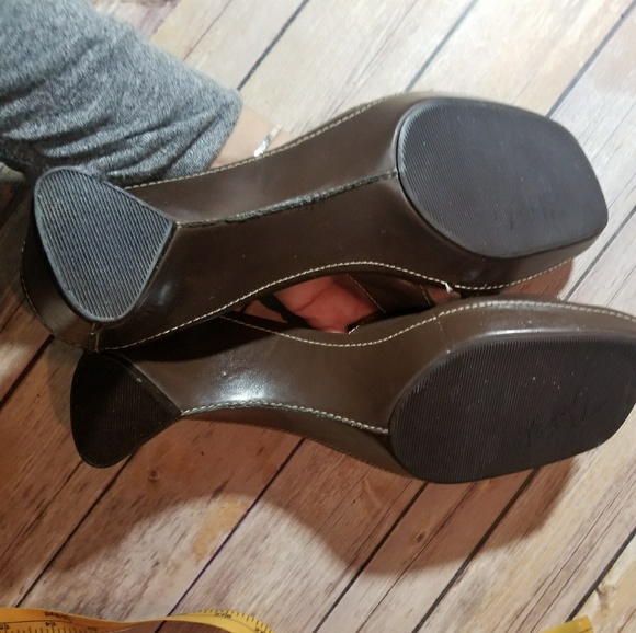 PREVIEW INTERNATIONAL brown slides - Picture 5 of 8